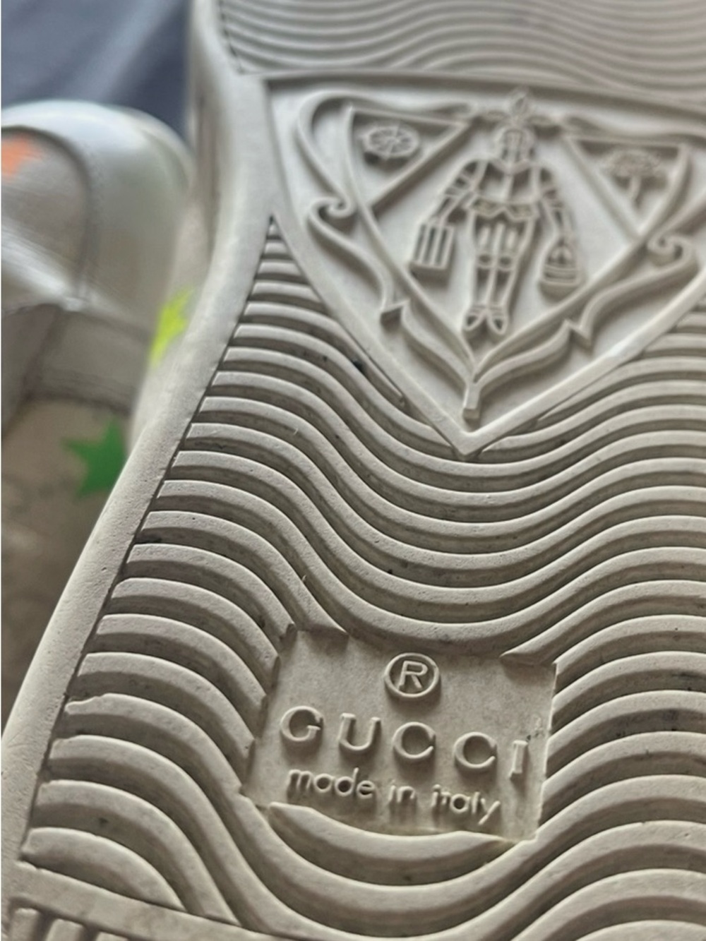 Gucci White Leather Sneaker with Neon Green and Neon Orange Stars - Picture 2 of 5